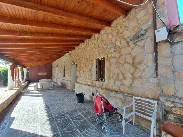 FINCA RURAL CON 4 VIVIENDAS Y NAVE — 20