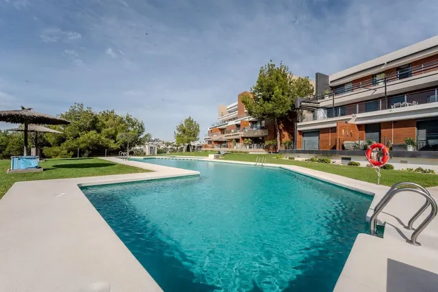 Moderno Apartamento de 2 Dormitorios en Planta Baja con Vist - foto 3