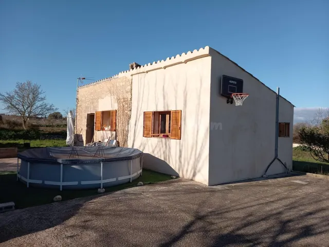 Casa agrícola reformada con pozo y placas solares. Parcela d - foto 4