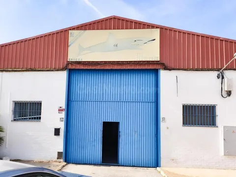 Nave industrial con cámaras frigoríficas en venta – Polígono Industrial La Red (Alcalá de Guadaíra)