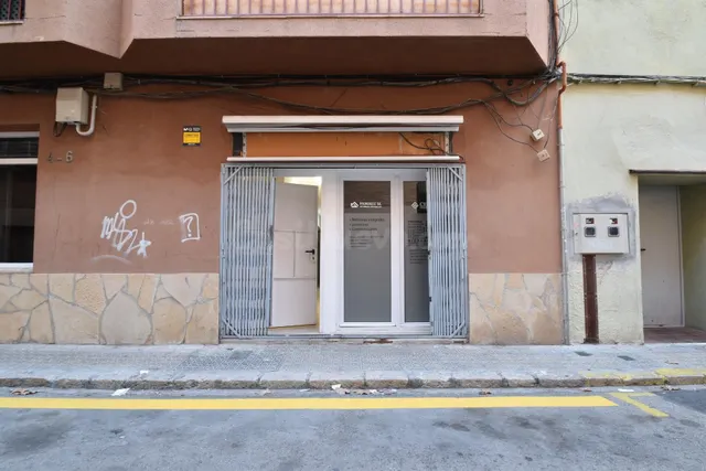 Local comercial en venta al lado de Rambla de la Pau — 2