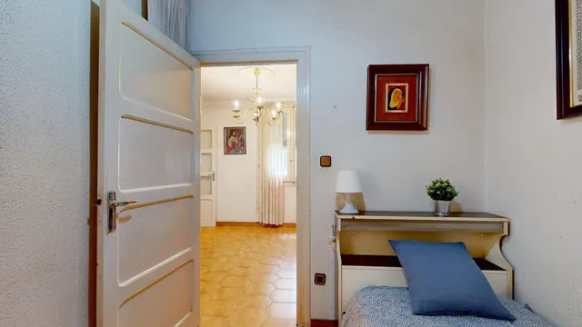 ¡Junto a Puerta del Carmen! Piso luminoso de 76 m2 con gran potencial para reformar — 28