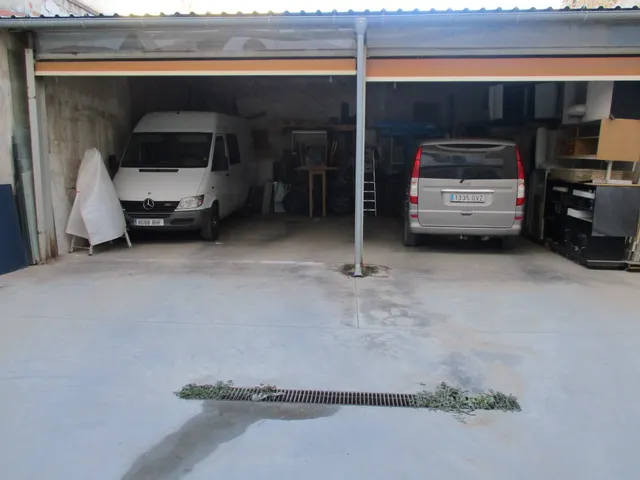 LOCAL COMERCIAL CON PATIO Y GARAJE — 3
