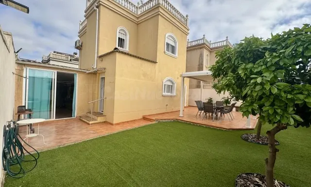 Villa 4 habitaciones 124m² en venta - Parque las naciones — 4
