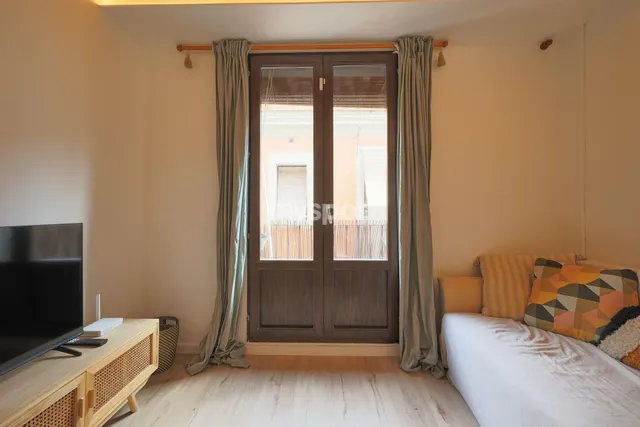 Elegante apartamento reformado de 1 dormitorio en el Raval — 19