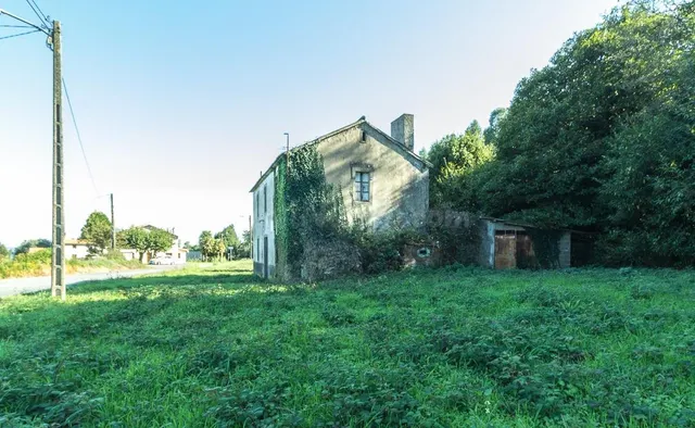 Encantadora Casa con Terreno en Abegondo, Galicia — 2