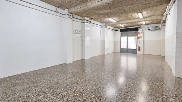 Local comercial en alquiler en russafa | 196 m2 | zona consolidada — 13