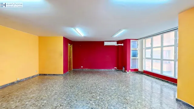 Local comercial 51m² en alquiler - El Grau — 4