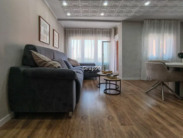 PISO DE 111 M2 TOTALMENTE REFORMADO CON 2 BALCONES JUNTO AL PASSEIG DE RONDA — 9
