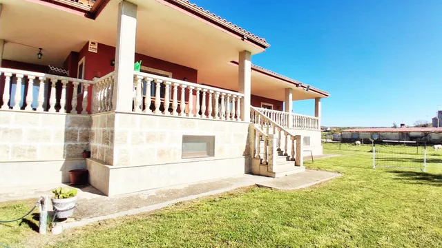 Urbis te ofrece un chalet en venta en Ciudad Rodrigo, Salamanca. — 21