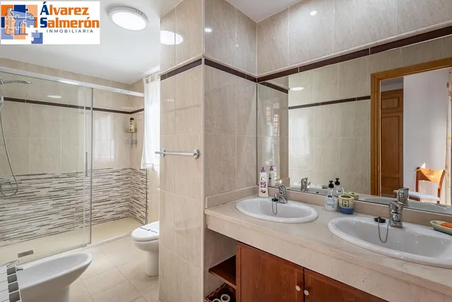 EXCLUSIVO CHALET INDIVIDUAL EN HUÉTOR VEGA — 25