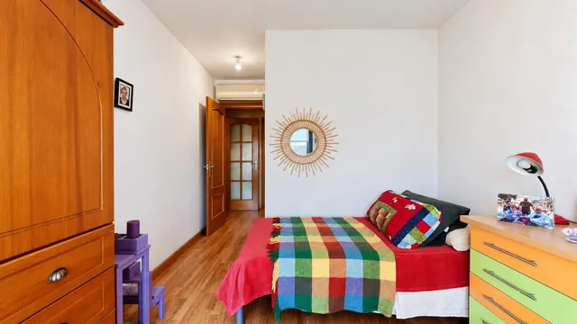 Ático dúplex de 5 dormitorios en el corazón de Valls con garaje privado y piscina — 17