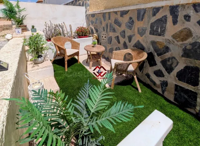 EXCLUSIVA CASA EN PLANTA BAJA Y ESQUINA CON SOLARIUM Y AMPLI - foto 2