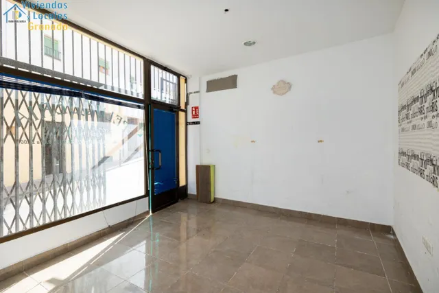 Espectacular edificio a 3 calles con vivienda y locales comerciales en pleno centro de Alhama de Gr — 9
