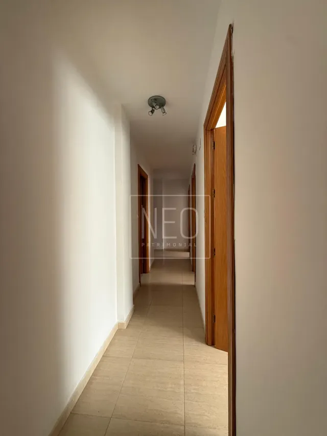 Piso en calle dorada, Granada. — 23