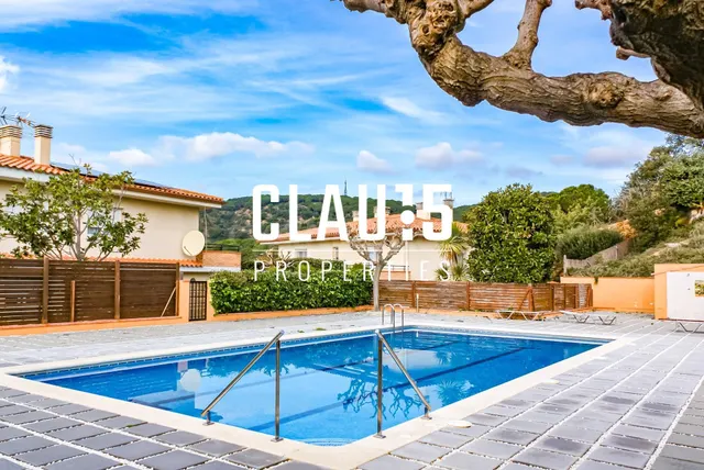 Casa en venta con piscina y vistas al mar en Sant Pol de Mar - foto 5