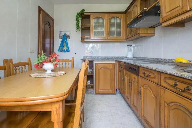 Amplia Casa + otra vivienda + anexo en Venta en Ardemil, Ordes — 32