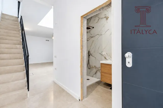Casa de obra nueva en venta en calle Niño Perdido — 27