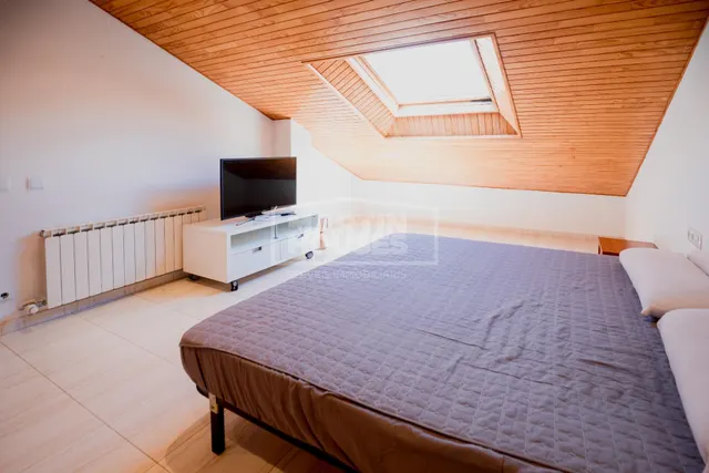 Dúplex de 3 habitaciones en el centro de La Seu d'Urgell — 16