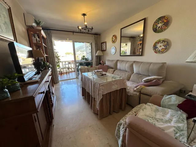 Amplio Piso de 140 m2 en Marbella con Garaje, Trastero y Terraza — 5