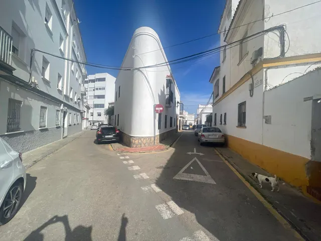 se vende suelo urbano centrico en Barbate — 7