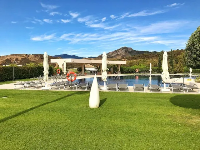 Apartamento de lujo en venta en Los Arqueros Golf – Costa de - foto 2