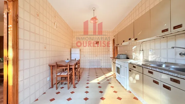 CASA TRADICIONAL DE PIEDRA CON GRAN PARCELA Y ANEXOS EN ABAVIDES (OURENSE) — 14