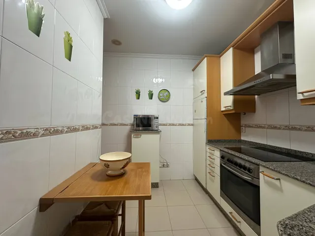 Piso de 2 habitaciones en calle Montero Ríos. Edificio del año 2000. — 23