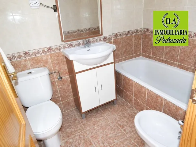 Oportunidad Única: Piso Luminoso en Pedrezuela con Plaza de Garaje — 16