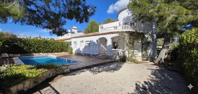 Chalet unifamiliar a 100 m del mar con piscina y amplia parc - foto 4