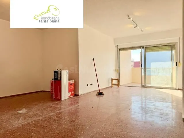 ¡Espectacular piso de 150 m2 en Malilla: espacio, luz y refo - foto 5