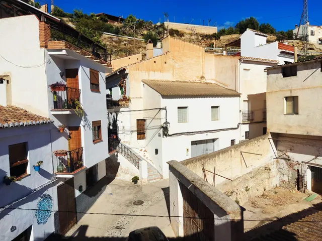 VIVIENDA EN SALERES  ( EL VALLE). — 19