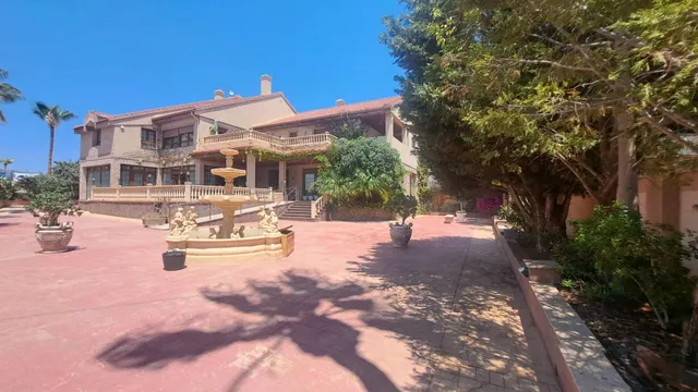 RESTAURANTE EN CABO ROIG. CON 871 M2. — 13