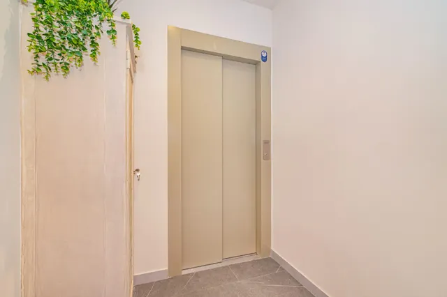 Edificio premiun gran lujo  nuevo totalmente reformado y equipado con mobiliario exclusivo  en el centro de Granada — 14