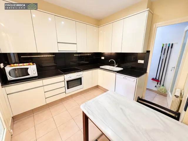 Casa céntrica y muy luminosa, con almacén de 105 m2 y magnífica terraza privada de 70 m2. — 8