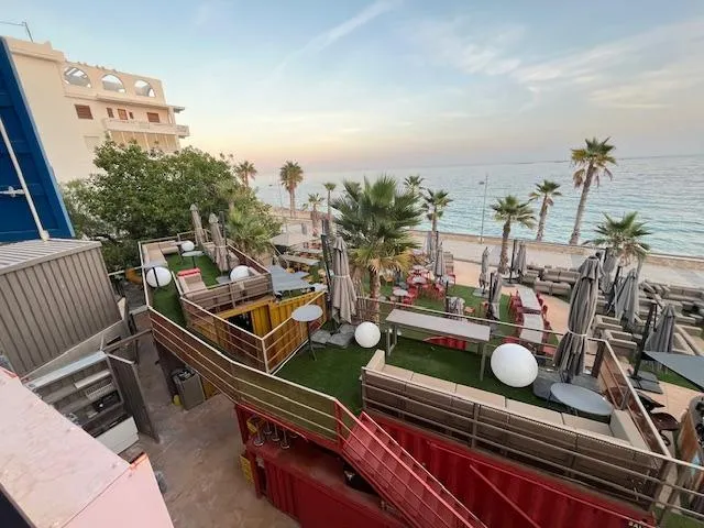 Se vende vivienda singular con licencia restaura+copas, en primera linea,Avda.almadrava, Villajoyosa — 43