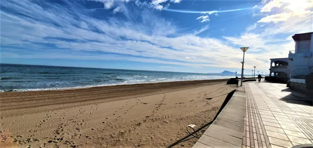 Encantador y amplio piso, lleno de luz natural, está ubicado en el tranquilo pueblo de Miramar, — 17