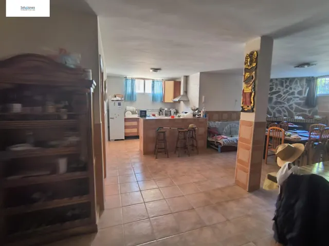 Exclusivo Chalet Seminuevo en RIACHUELOS con Amplias Instalaciones de Lujo — 26
