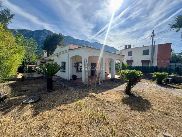 ESPECTACULAR CHALET EN LA DROVA — 33