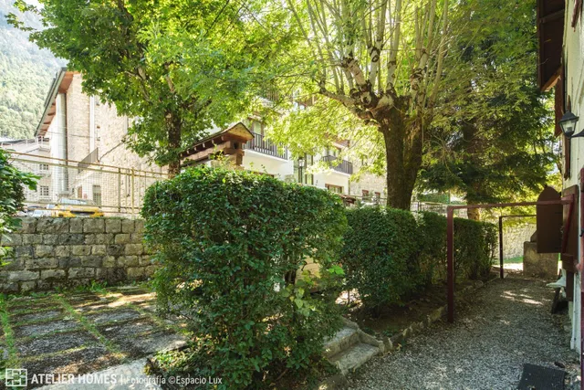 Villa histórica con 900 m2 de jardín en el corazón de Canfranc-Estación — 42