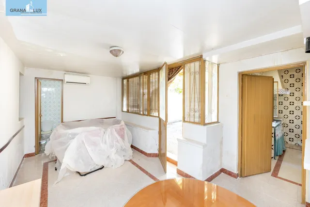 ¡CASA EN UNA SOLA PLANTA, CREA TU VIVIENDA IDEAL EN ALBOLOTE! Casa en una sola planta con patio, garaje y un gran potencial. — 5