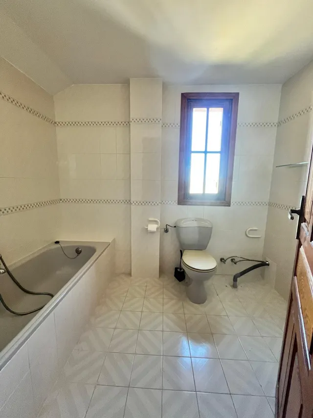 Chalet junto playa del Gurugú, primera planta — 15