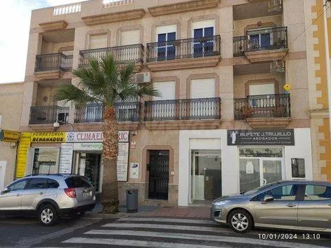 PISO OCUPADO POR PERSONA SIN JUSTO TÍTULO ESTE INMUEBLE DEBI