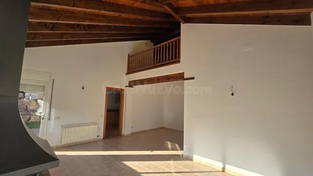 Chalet totalmente amueblado de 220 m2 rodeado de jardín llan - foto 4