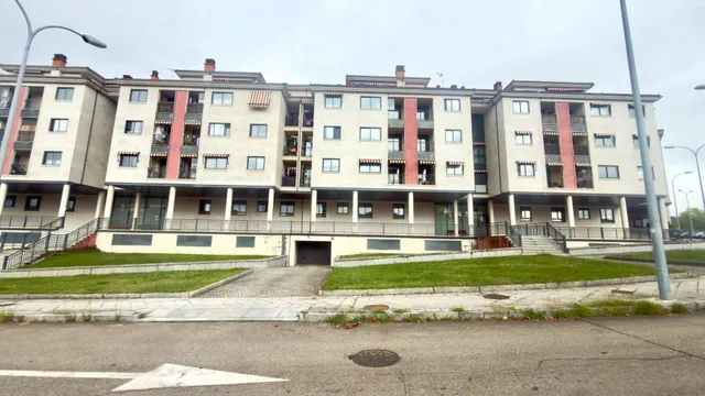 Piso de 3 habitaciones con Garaje y Trastero - ¡Oportunidad en Zona cerca del Centro! — 33