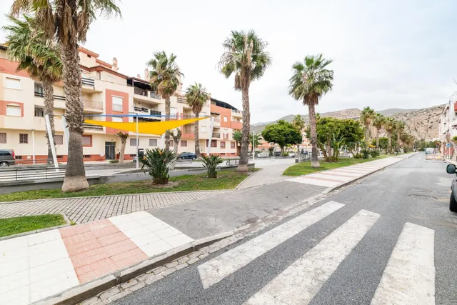 EXCEPCIONAL OPORTUNIDAD, PISO EN CALAHONDA.