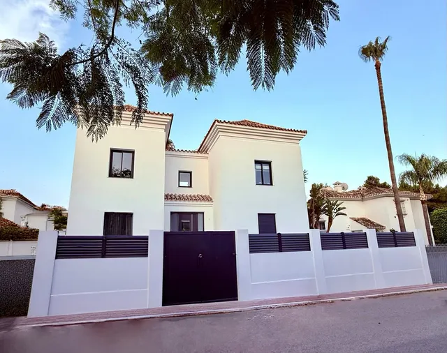 Chalet 5 habitaciones 390m² en venta - Marbella — 28