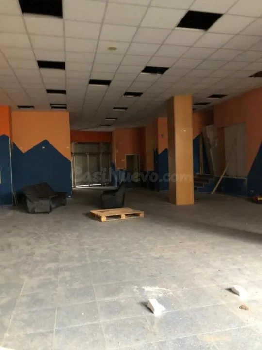 SE ALQUILA O VENDE BAJO 250M2 ZONA LAGUNAS - foto 2