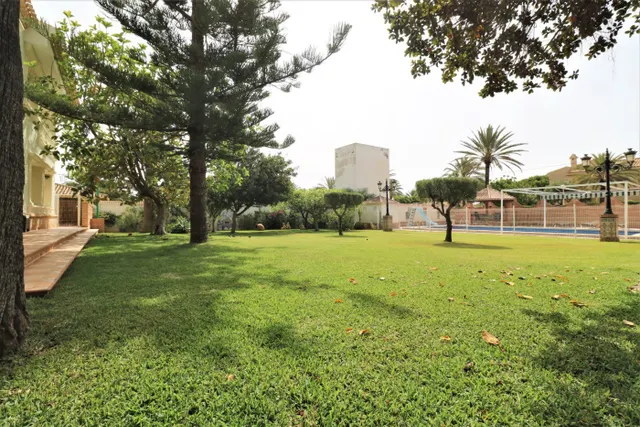 GRAN VILLA EN LA EXCLUSIVA ZONA DE CABO ROIG — 10