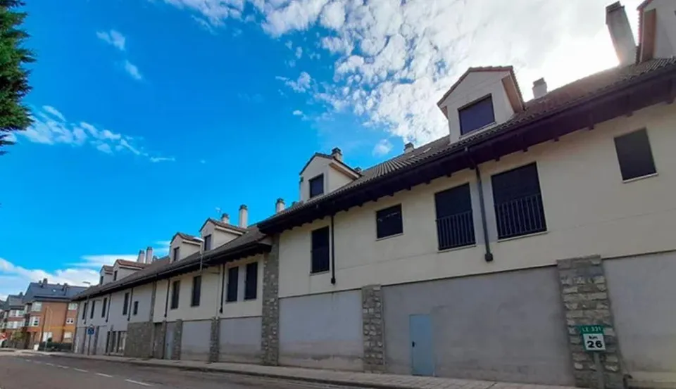 LOCALES COMERCIALES EN PUEBLA DE LILLO DESDE 58.000 EUROS